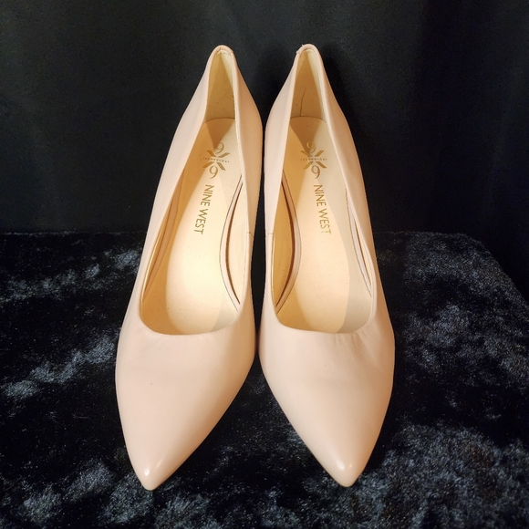 Nine West 9x9 Technology Nude Size 11 Pumps - Picture 2 of 5